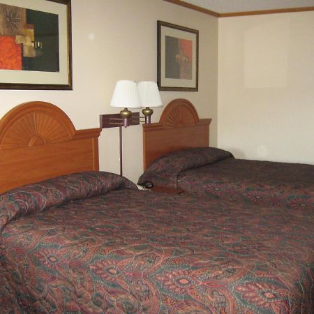 America'S Best Inn And Suites 임포리아 외부 사진