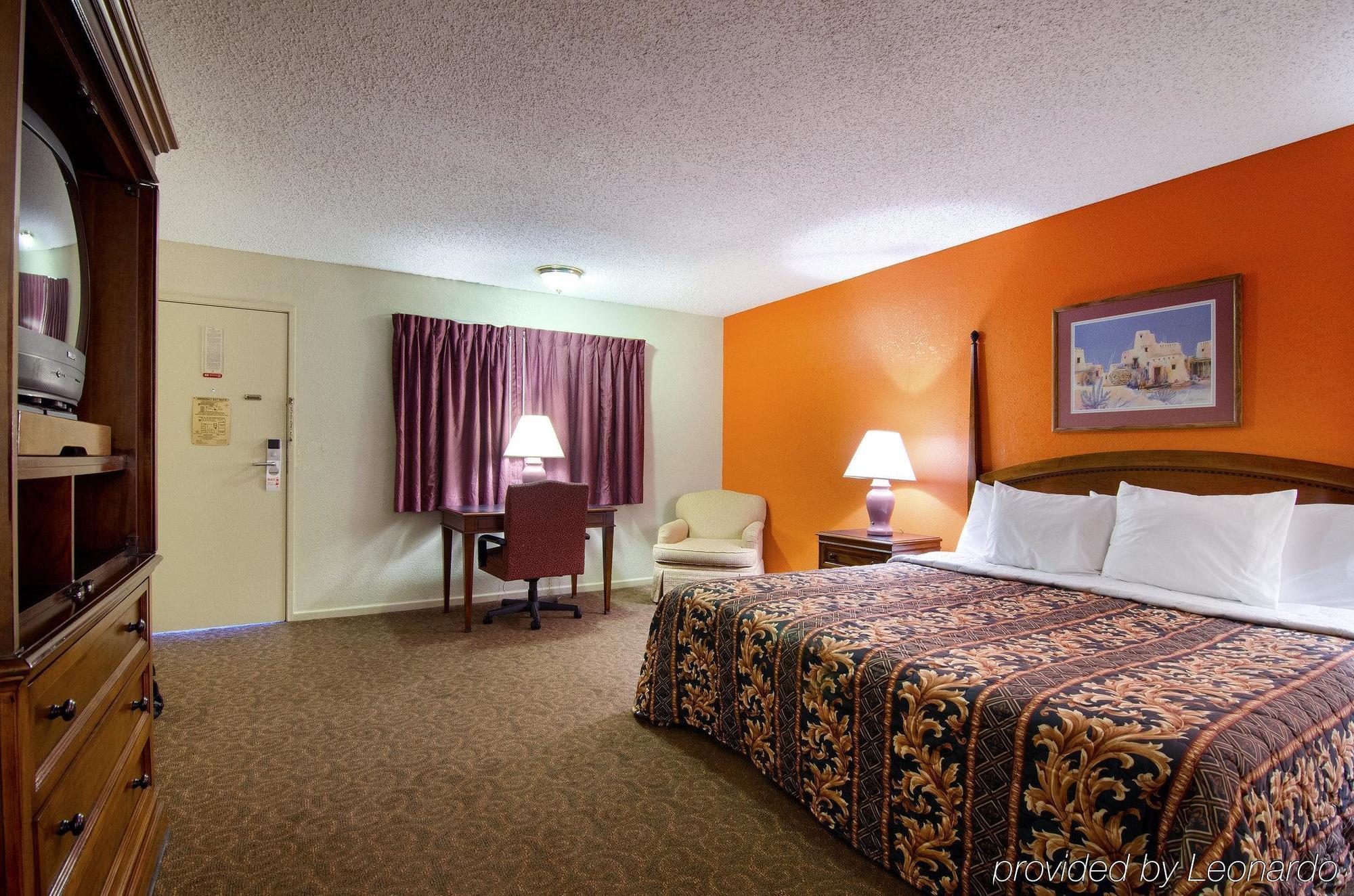 America'S Best Inn And Suites 임포리아 외부 사진