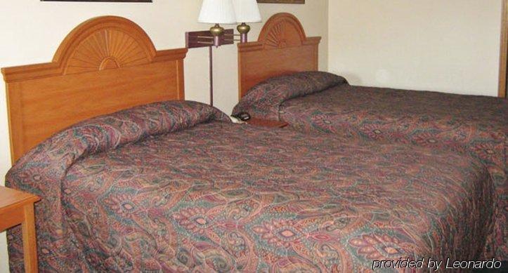 America'S Best Inn And Suites 임포리아 외부 사진