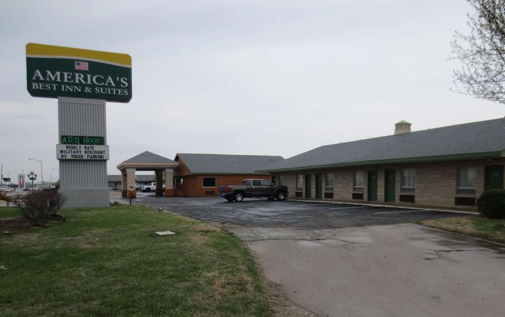 America'S Best Inn And Suites 임포리아 외부 사진