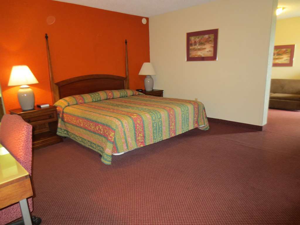 America'S Best Inn And Suites 임포리아 객실 사진
