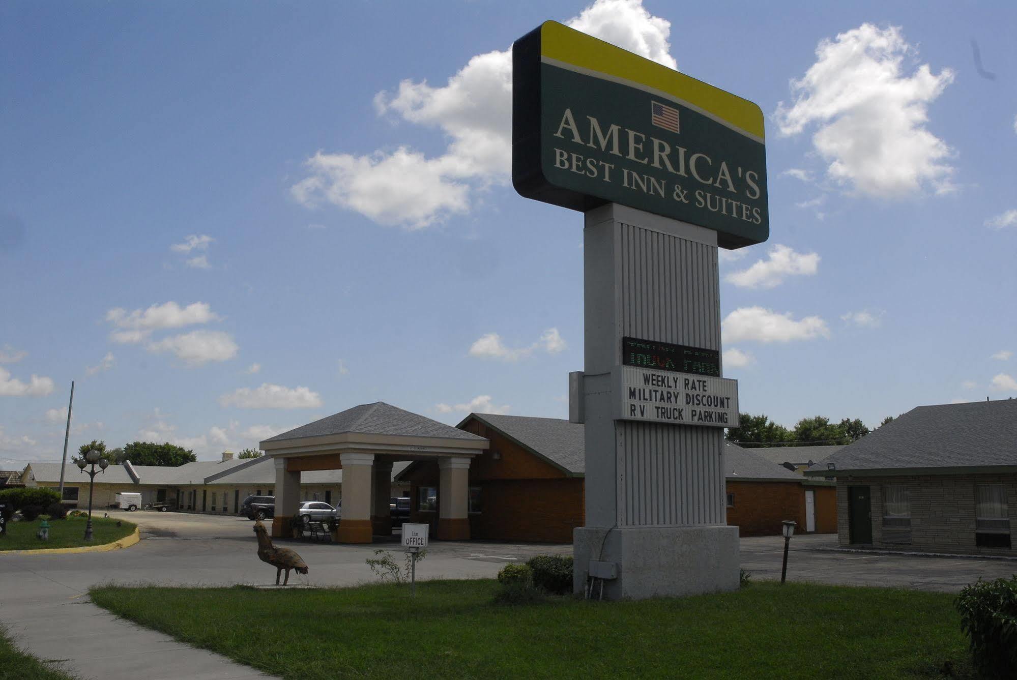America'S Best Inn And Suites 임포리아 외부 사진