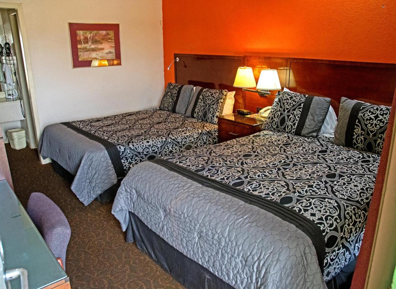 America'S Best Inn And Suites 임포리아 외부 사진